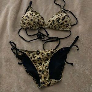 Leopard bikini- small bottoms large top!